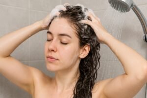 Peut on se laver les cheveux tous les jours